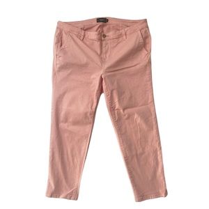 Torrid Plus Size Feel The Fit Women’s Pants 
Size‎ 18
96% Cotton 
4% Spandex